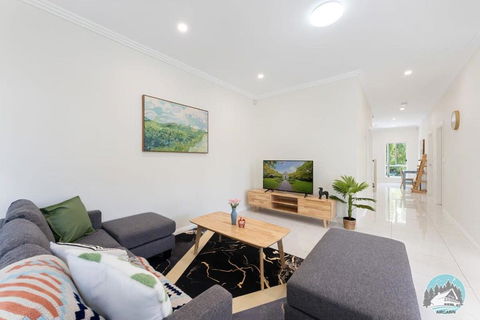 Aircabin - Panania - Sydney - Cozy - 5 Beds House - Accommodation Guide 4
