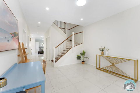 Aircabin - Panania - Sydney - Cozy - 5 Beds House - Accommodation Guide 2