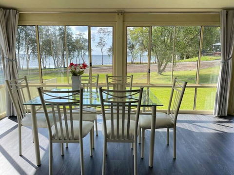 Aircabin - Tuggerawong - Lake Front - 3 Beds House - Accommodation Guide 0