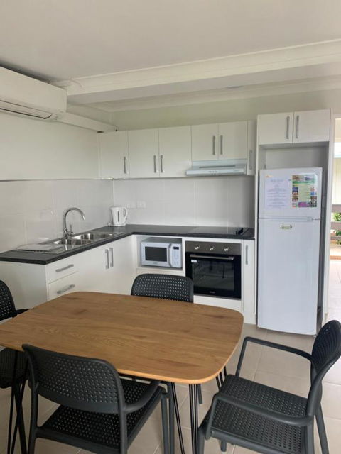 Airlie Beach Apartments - Accommodation Guide 2