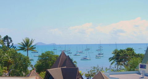 Airlie Beach Apartments - Accommodation Guide 0