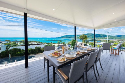 Airlie Blue On Blue - Accommodation China 0