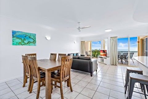 Airlie Ocean Paradise - Accommodation Guide 0