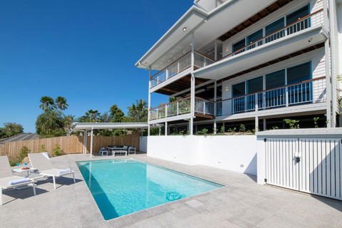 Airlie On Airlie - Accommodation Guide 3