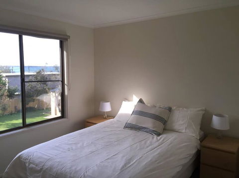 Airy Beach Escape In Ventnor - Accommodation Guide 2