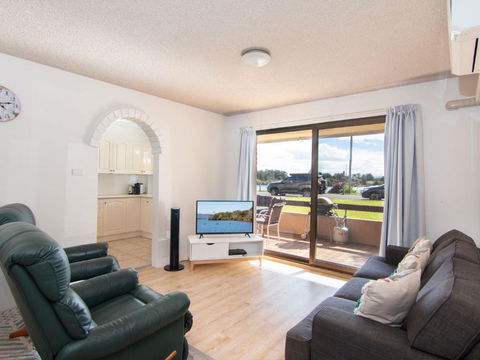 Akuna 3 Ground Floor Opposite Wallis Lake - Accommodation Guide 1