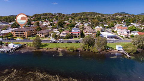 Akuna 8 - Accommodation Guide 0