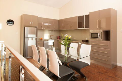 Albany Waves - Accommodation Guide 0