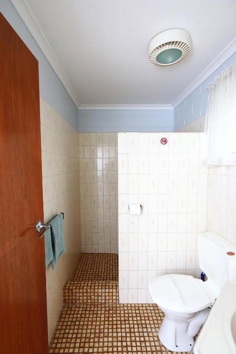 Albatross Motor Inn - Accommodation Asia 4