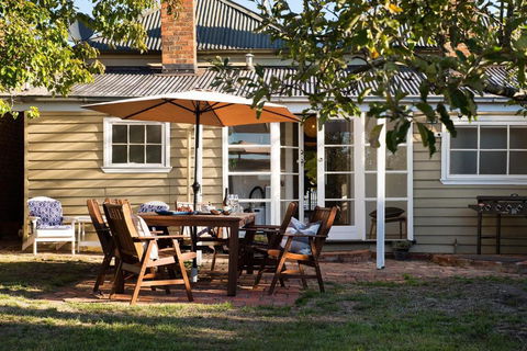 Albert Cottage - Accommodation Guide 4