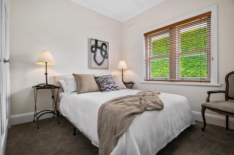 Albert Park Art Deco Gem Sleeps 5 Bevan 4 - Accommodation Guide 1