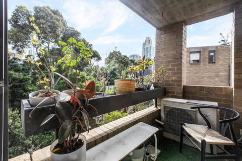 Albert Park Hideaway - A Peaceful Leafy Locale - Accommodation Guide 4