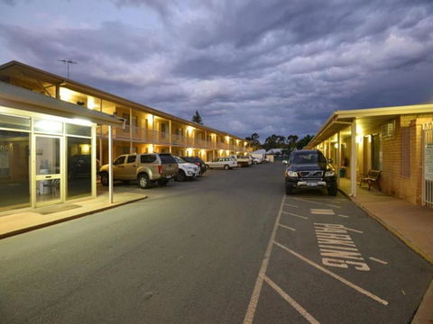 Albion Hotel - Accommodation Guide 3