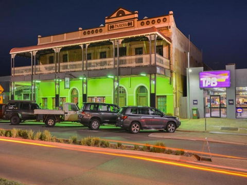 Albion Hotel - Accommodation Guide 0