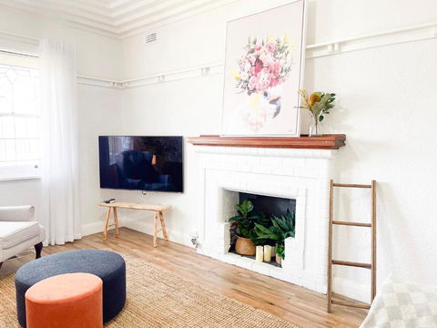 Albury Street Hideaway - Accommodation Guide 2
