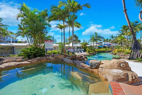 Alex Heads Beachfront Resort 2 Bedroom Apartment - Accommodation Guide 0