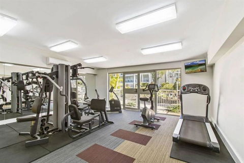 Alex Heads Beachfront Resort 2 Bedroom Apartment - Accommodation Guide 4
