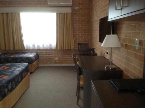 Alexander The Great Motel - Accommodation Guide 4