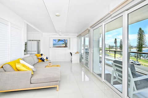 Alexandra Headland Ocean Dream - Stunning View ZA6 - Accommodation Guide 1