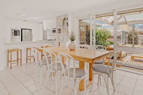 Alkira - Accommodation Guide 1