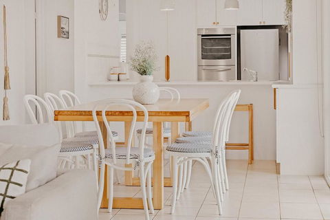 Alkira - Accommodation Guide 2
