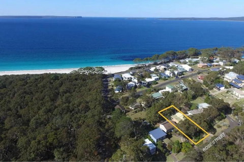 All Decked Out At Hyams Beach By Experience Jervis - Accommodation Asia 0