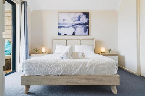 All Decked Out, Geographe Marina - Accommodation Guide 1