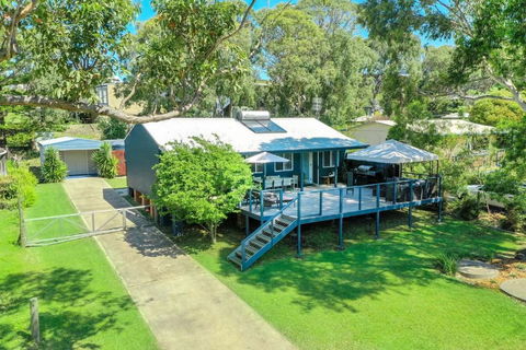 All Decked Out - Accommodation Guide 2