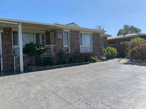 All In 3 Bedrooms,Fairfield West - Accommodation Guide 2