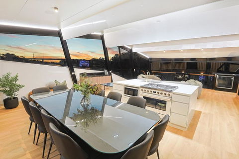 All Seasons Houseboats - Accommodation China 3