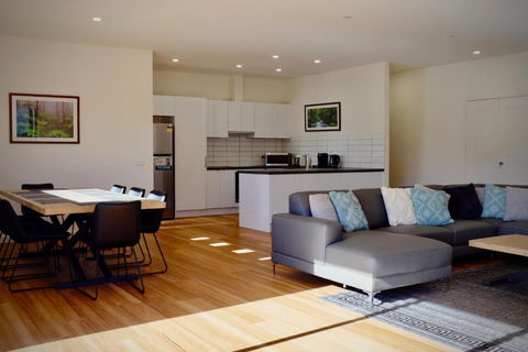 All Seasons Marysville - Accommodation Guide 0