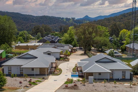 All Seasons Marysville - Accommodation Guide 1