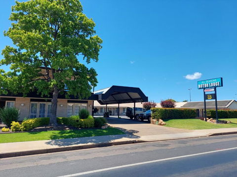 All Seasons Motor Lodge - Accommodation Guide 0