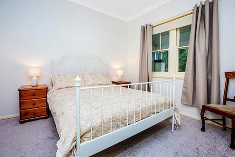 Allambee Cottage - A Place Of Rest - Accommodation Guide 4