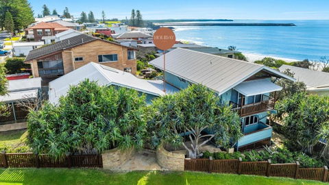 Allawah Cottage - Most Popular Beach House - Accommodation Guide 0