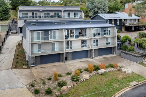 Alloura 2 - Accommodation Asia 1