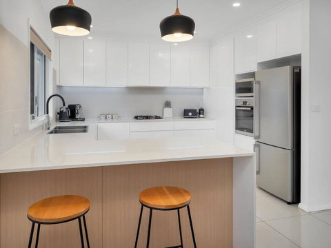 Alloura 2 - Accommodation Asia 3