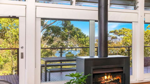 Allure - Bay Views And Wifi - Accommodation Guide 1