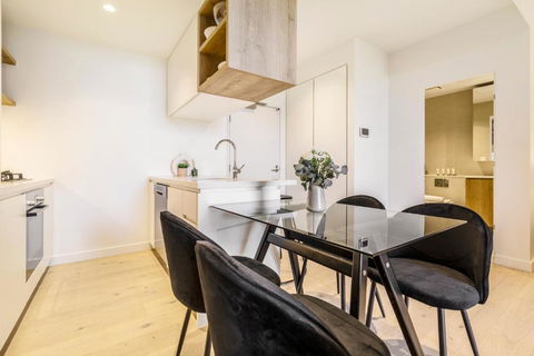 Alluring Oasis In The Heart Of South Melbourne - Accommodation Guide 2