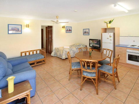 Alma Bay Holiday Unit 1 - Accommodation Guide 4