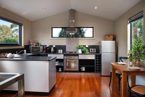 Alofi - Accommodation Guide 3