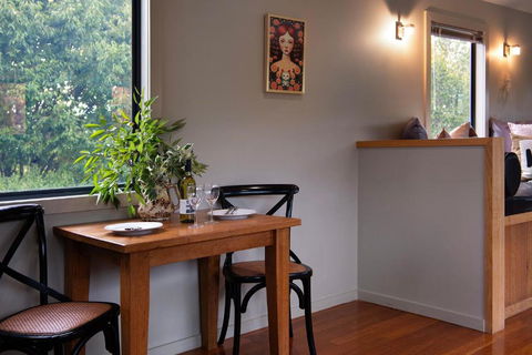 Alofi - Accommodation Guide 4