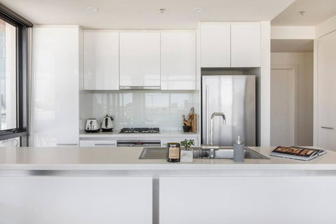 Aloft At Era With Sweeping Balcony Views - Accommodation Asia 4