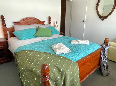 Aloha Adelaide - Accommodation Guide 0