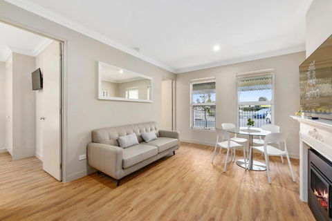 Aloha Central Luxury Accommodation - Accommodation Guide 3