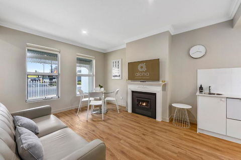 Aloha Central Luxury Accommodation - Accommodation Guide 2