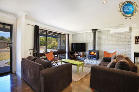 Aloha - Short Drive To Berry & The Beach - Fireplace And Firepit - Accommodation Guide 1