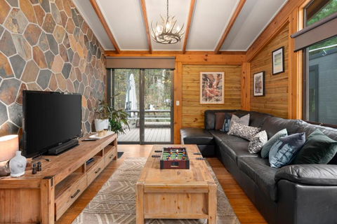 Alpine Creek House And Cabin - Accommodation Guide 1