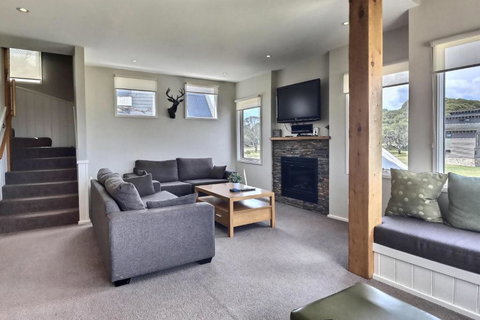 Alpine Edge - Accommodation Asia 1