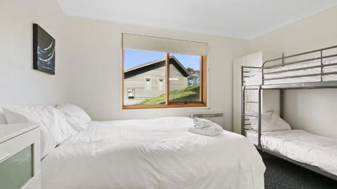 Alpine Haven 5 - Accommodation Guide 1